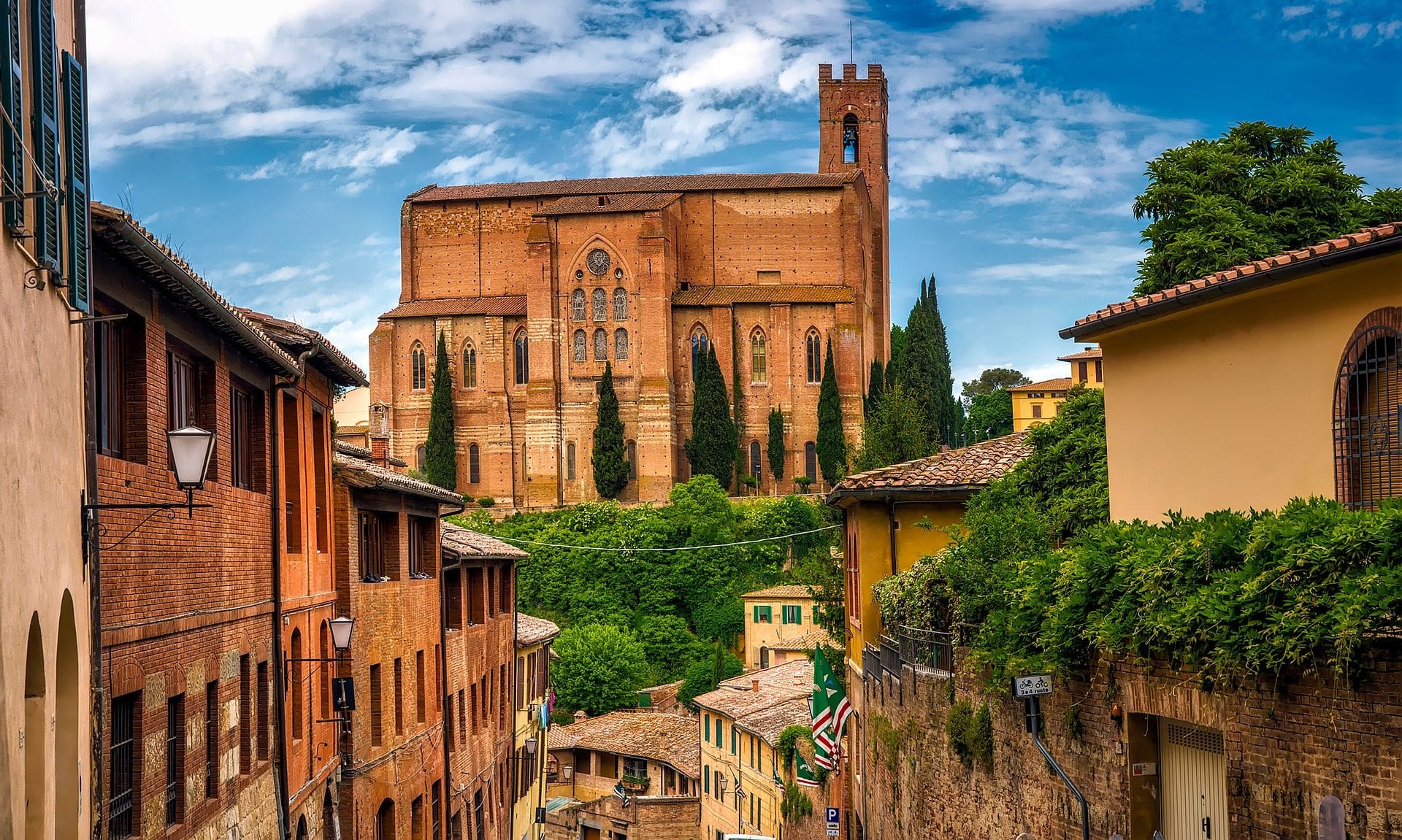 Siena_by_night